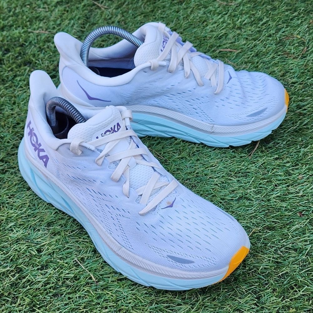 HOKA CLIFTON 8 - Womens Athletic Shoes - SIZE 9.5B